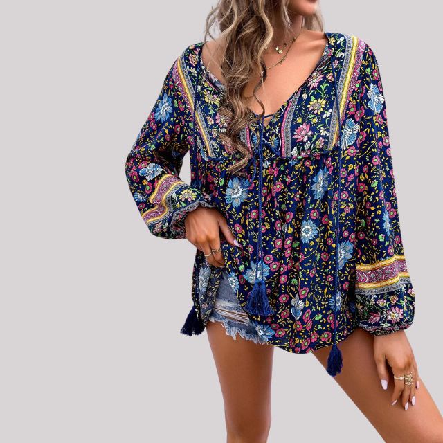 Classic Vintage Blouse with a Flattering Fit