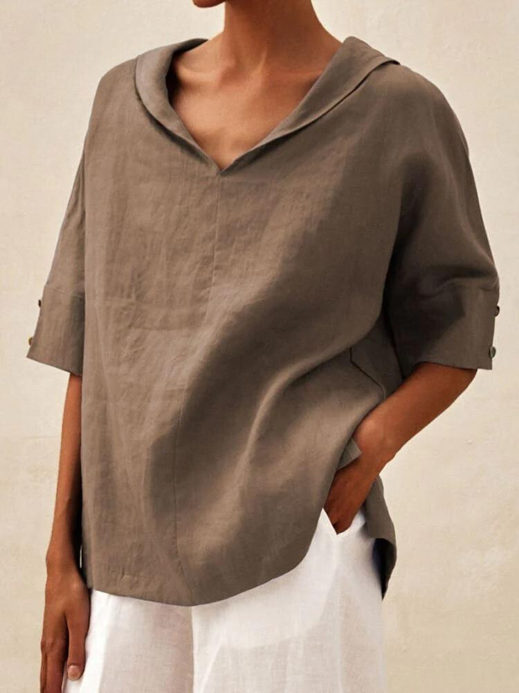 Effortlessly Elegant Blouse with a Timeless Design