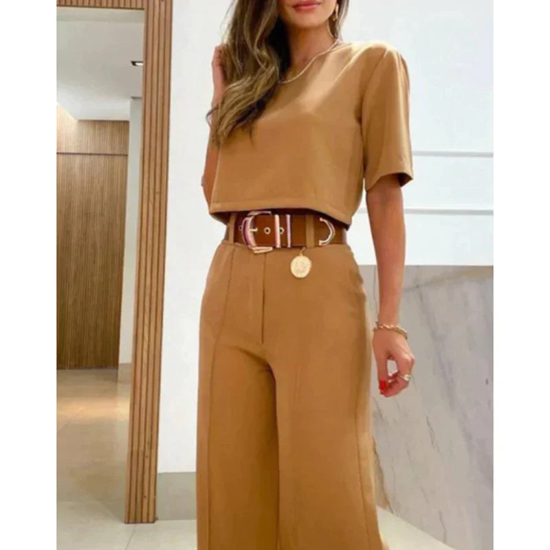 Effortlessly Elegant Garment with a Timeless Design