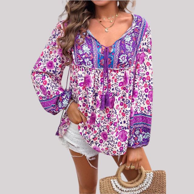 Classic Vintage Blouse with a Flattering Fit