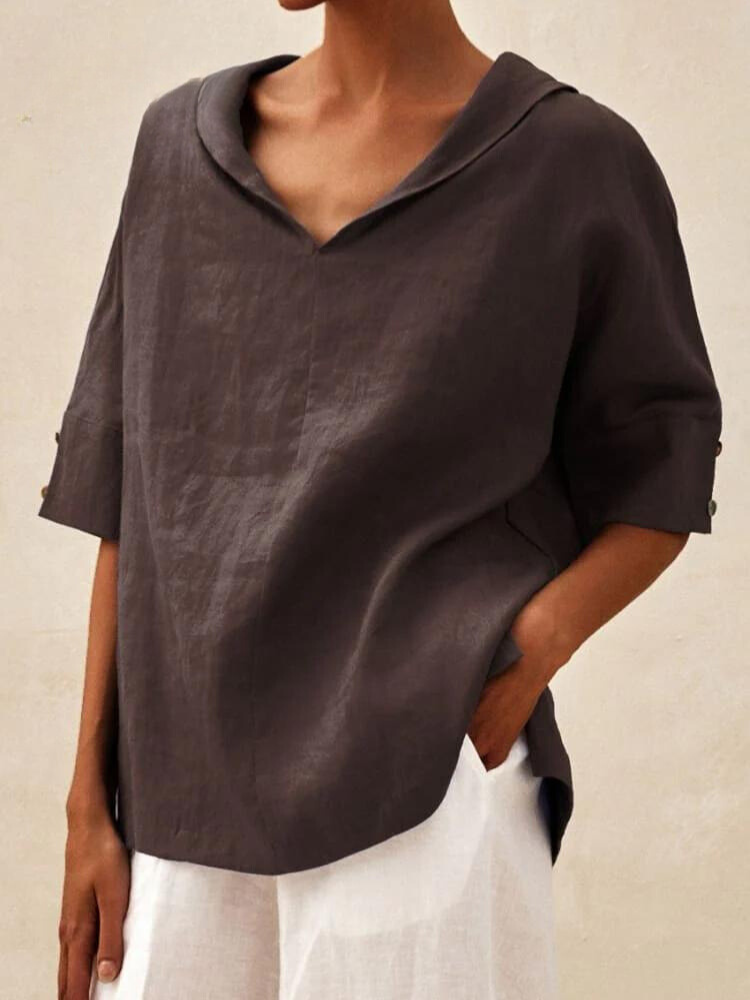 Effortlessly Elegant Blouse with a Timeless Design