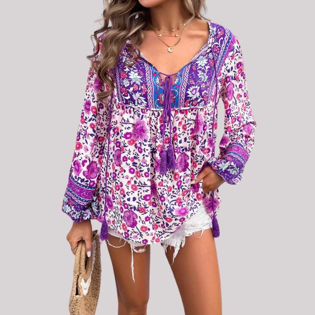 Classic Vintage Blouse with a Flattering Fit