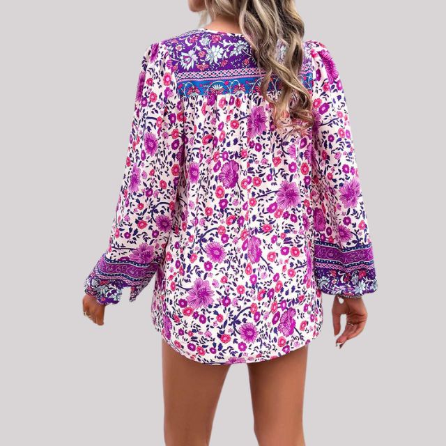 Classic Vintage Blouse with a Flattering Fit