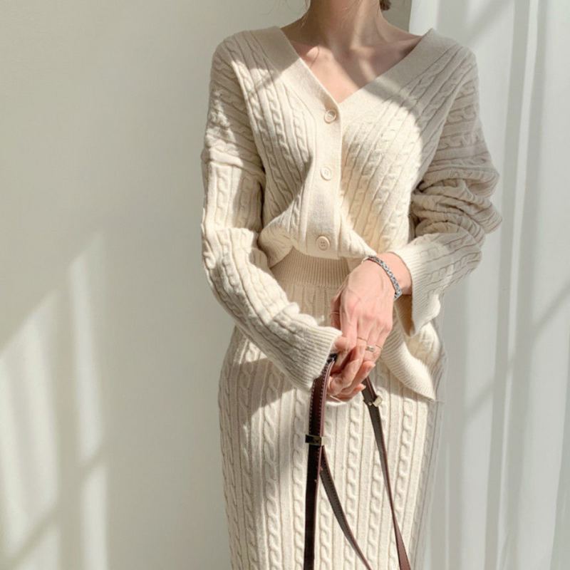 Effortlessly Elegant Top with a Timeless Design