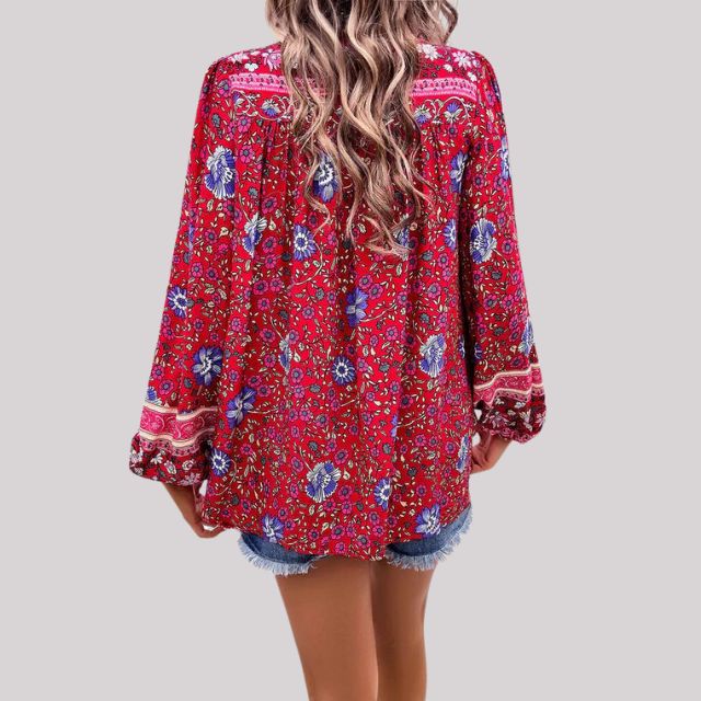 Classic Vintage Blouse with a Flattering Fit
