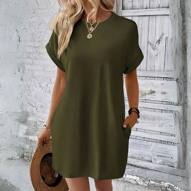Well Tailored Dress with a Graceful Silhouette