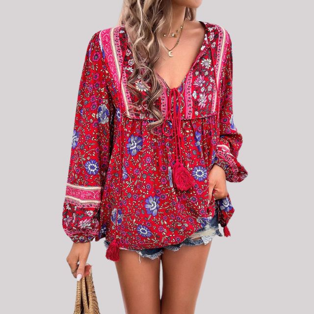 Classic Vintage Blouse with a Flattering Fit