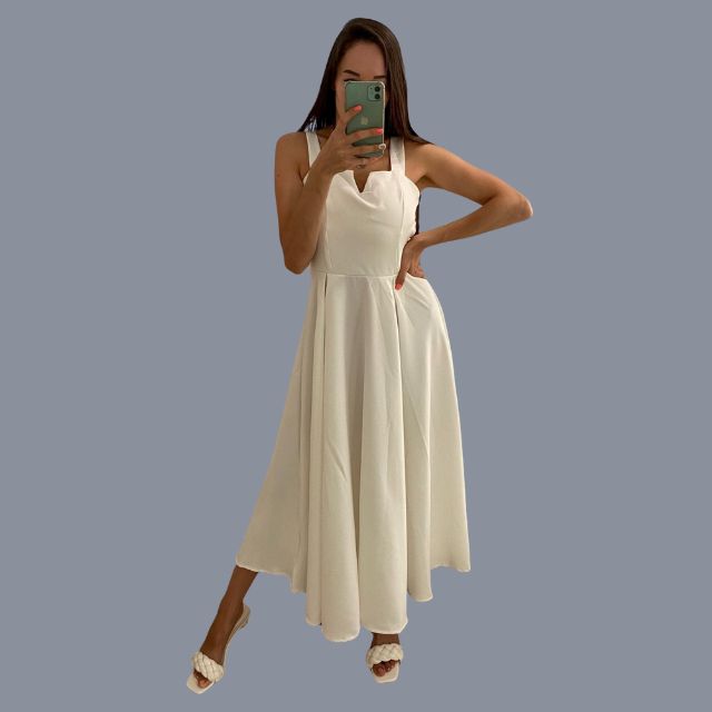 Beautifully Crafted Dress in a Classic Style