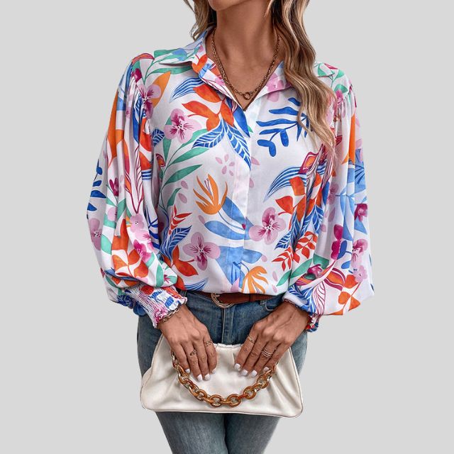 Classic Vintage Blouse with a Flattering Fit
