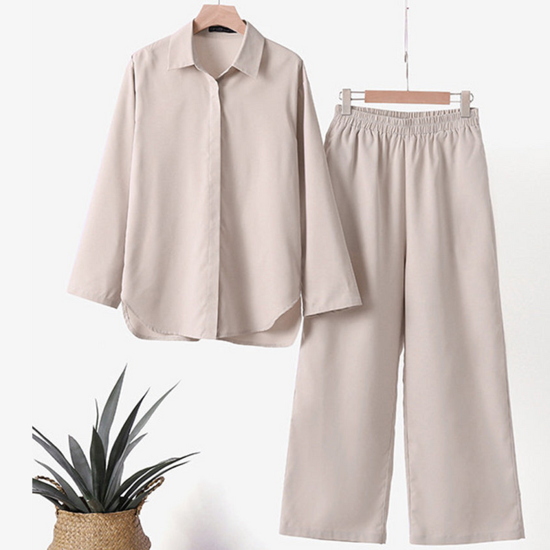 Classic Vintage Trousers with a Flattering Fit