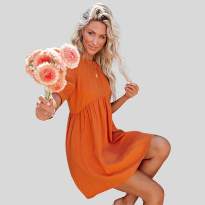 Effortlessly Elegant Dress with a Timeless Design
