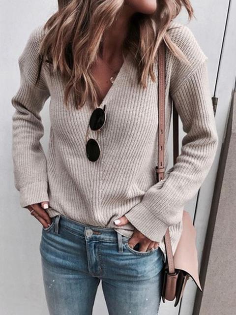 Classic Vintage Sweater with a Flattering Fit