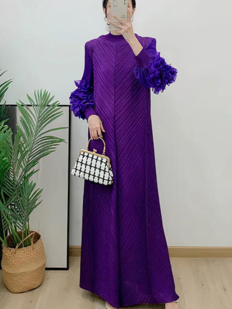 Classic Vintage Dress with a Flattering Fit