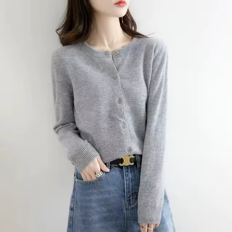 Elegantly Styled Cardigan for Everyday Wear