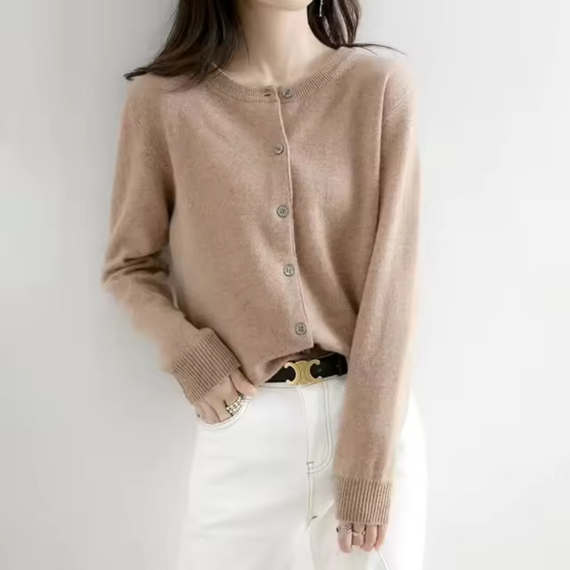 Elegantly Styled Cardigan for Everyday Wear