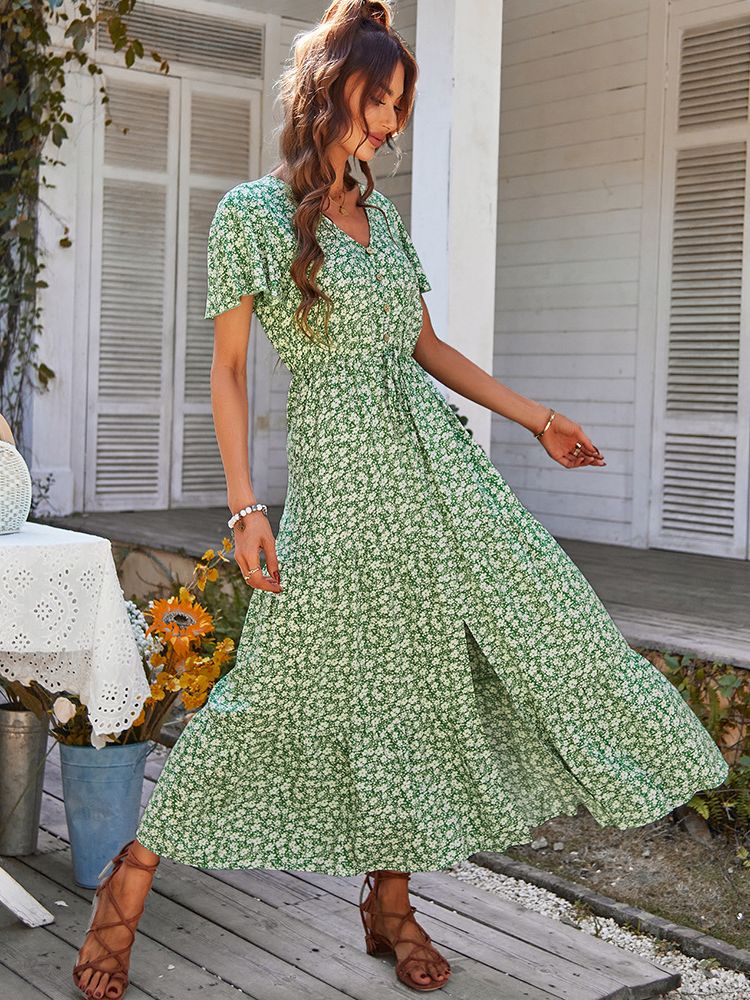 Sophisticated Dress with a Clean Classic Look