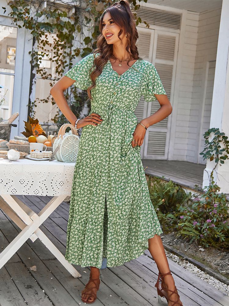 Sophisticated Dress with a Clean Classic Look