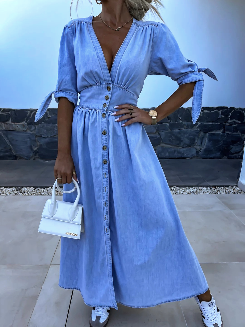 Sophisticated Dress with a Clean Classic Look