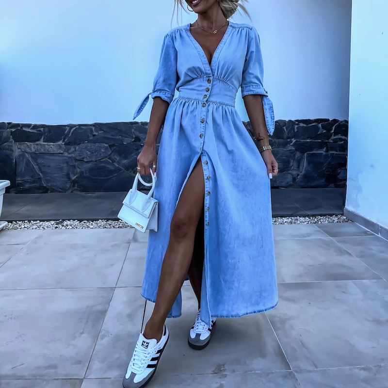 Sophisticated Dress with a Clean Classic Look