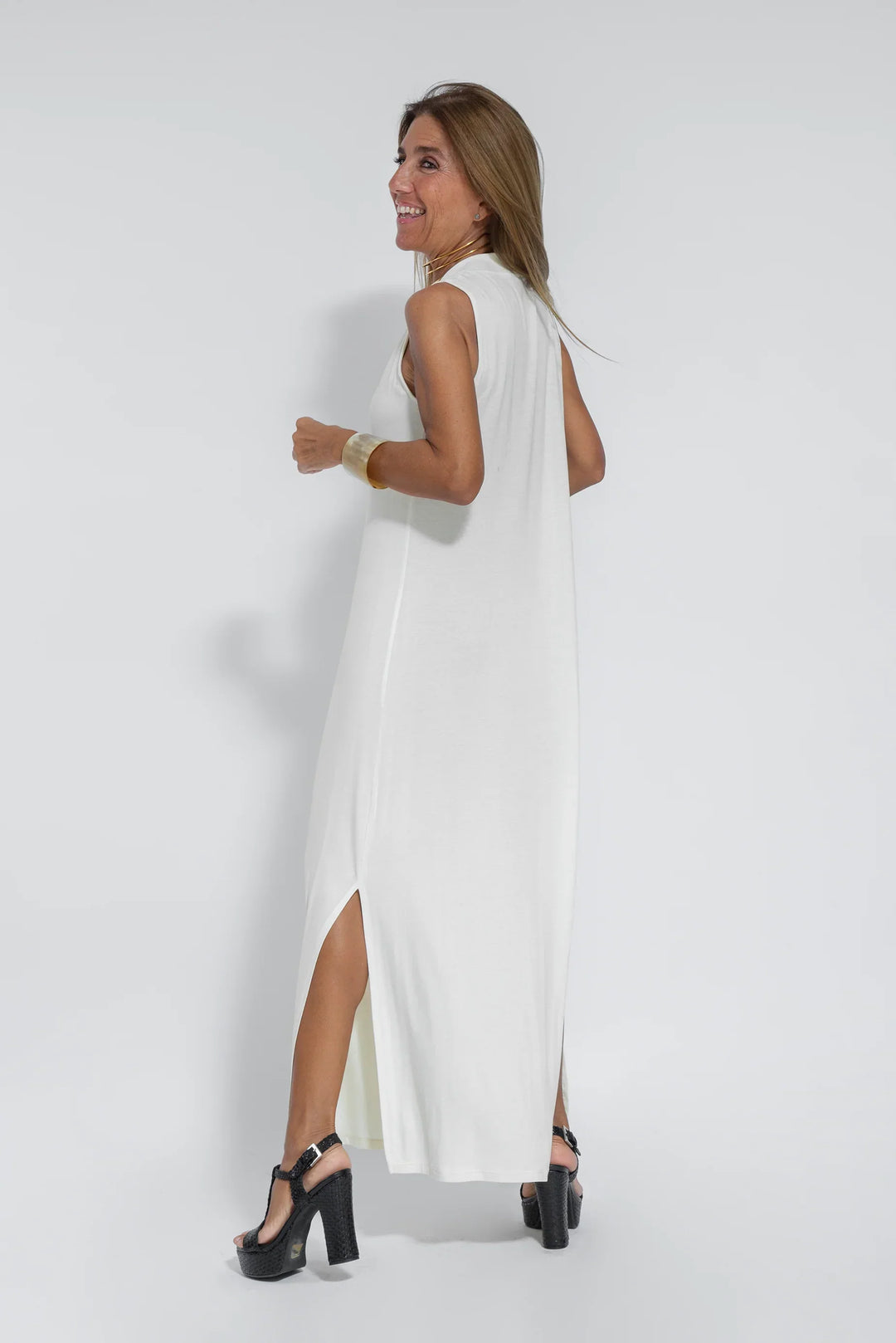 Well Tailored Dress with a Graceful Silhouette