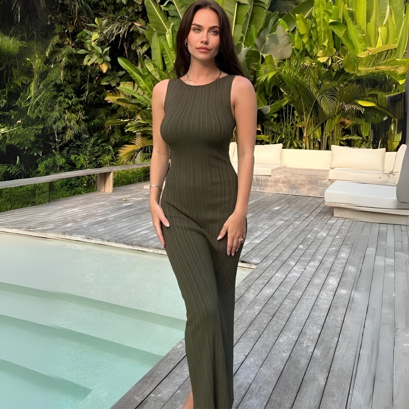Sophisticated Dress with a Clean Classic Look