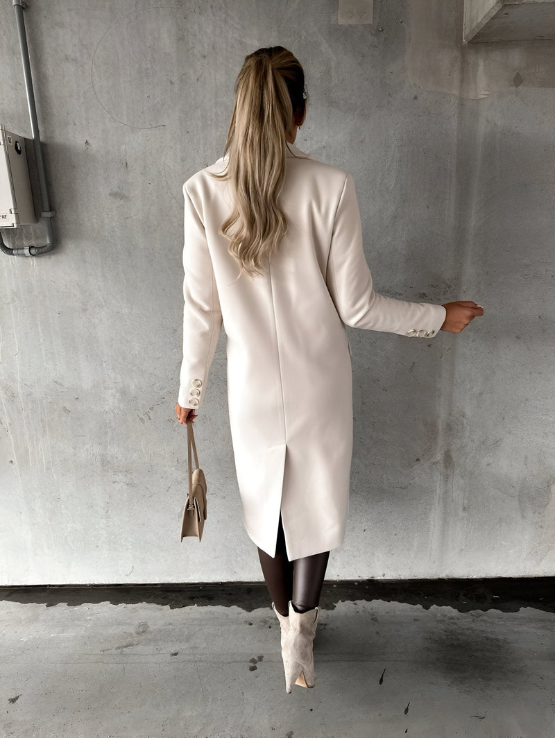 Elegantly Styled Coat for Everyday Wear