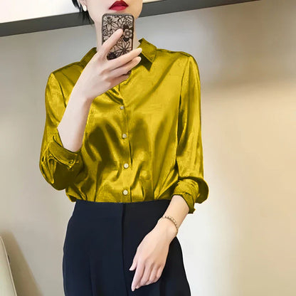 Well Tailored Blouse with a Graceful Silhouette