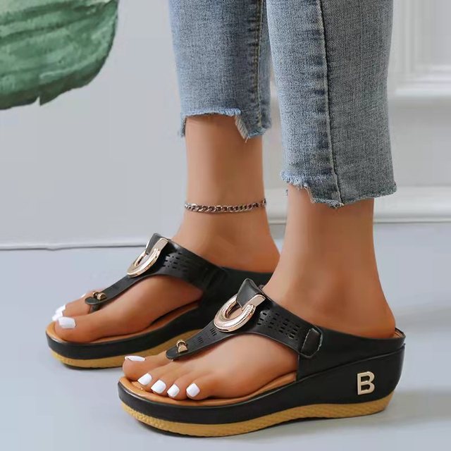 Graceful Orthopedic Sandals for Modern Look