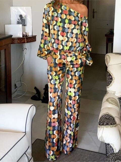 Gracefully Styled Garment for Any Occasion