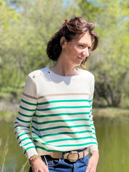 Effortlessly Elegant Sweater with a Timeless Design