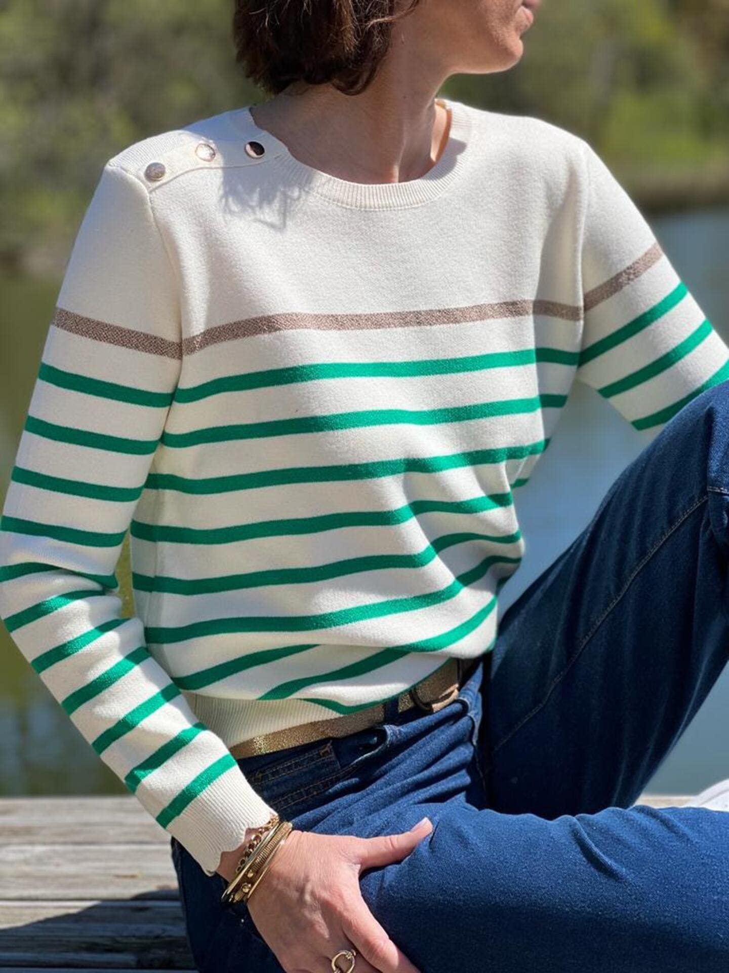 Effortlessly Elegant Sweater with a Timeless Design