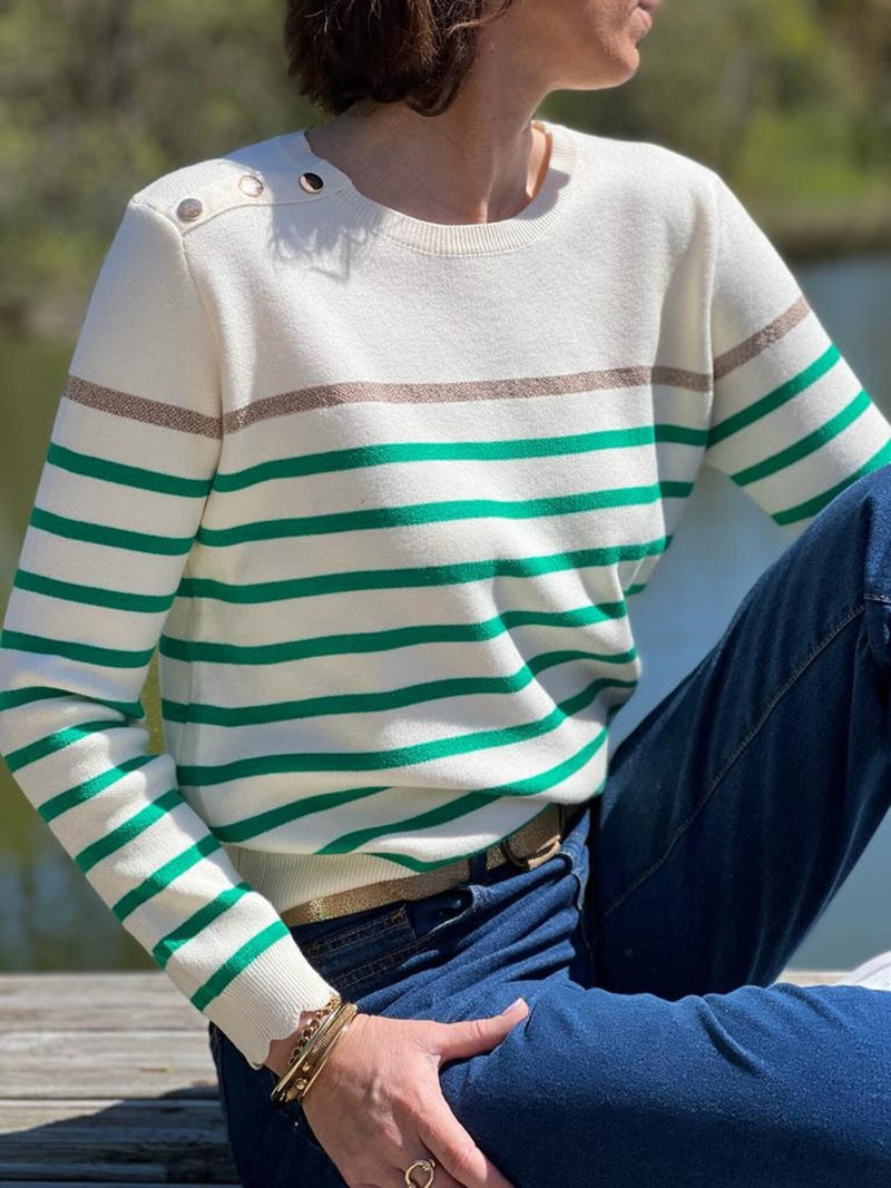 Effortlessly Elegant Sweater with a Timeless Design