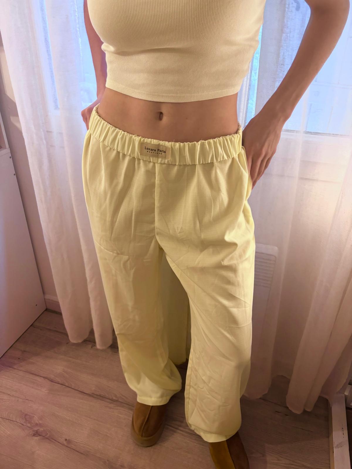 Elegantly Styled Pants for Everyday Wear