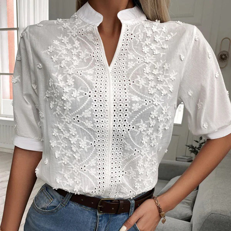 Well Tailored Blouse with a Graceful Silhouette