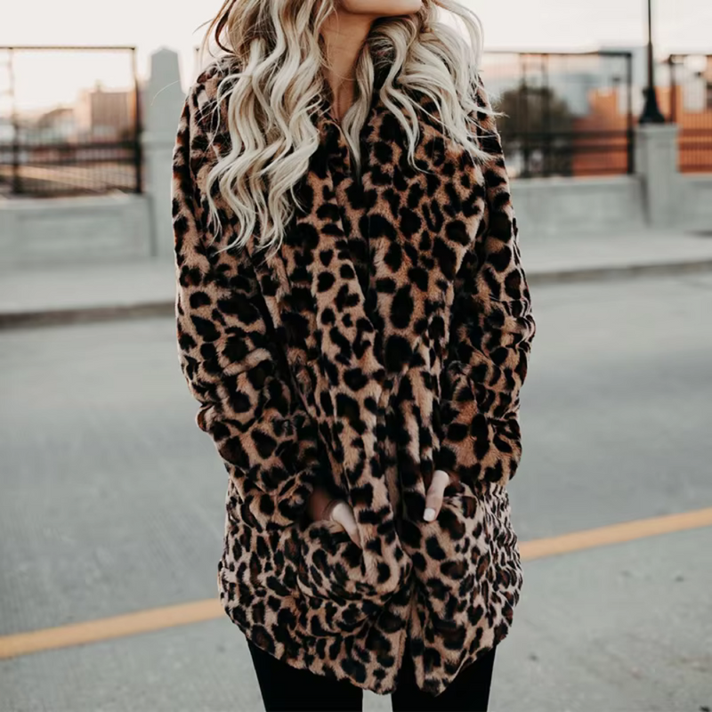 Gracefully Styled Coat for Any Occasion