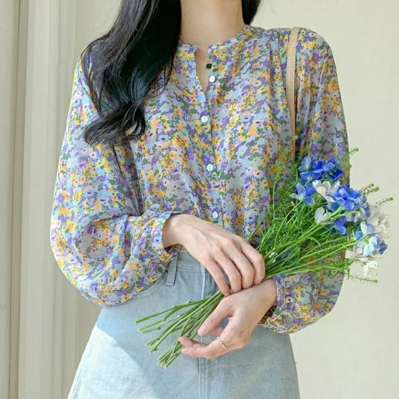Classic Vintage Blouse with a Flattering Fit