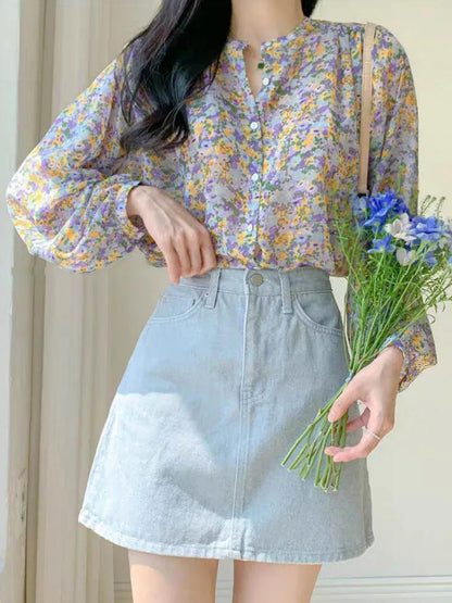Classic Vintage Blouse with a Flattering Fit