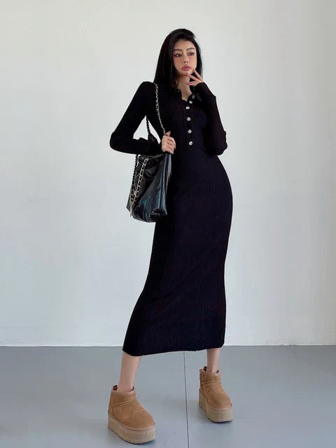 Beautifully Finished Dress in a Timeless Design