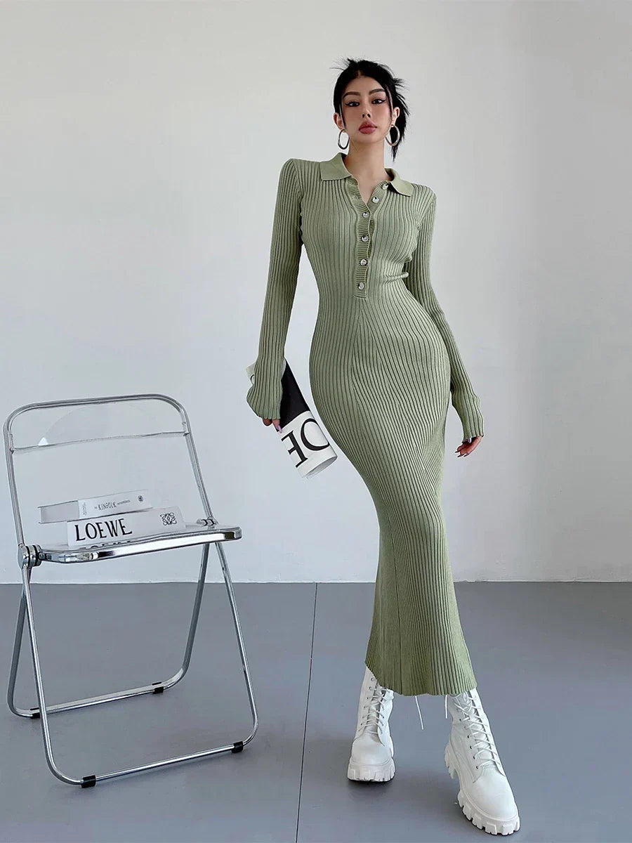 Beautifully Finished Dress in a Timeless Design