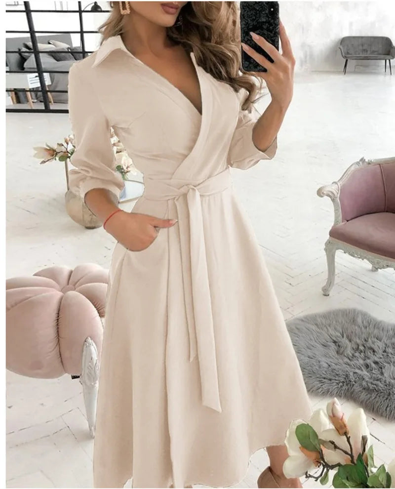 Classic Vintage Dress with a Flattering Fit