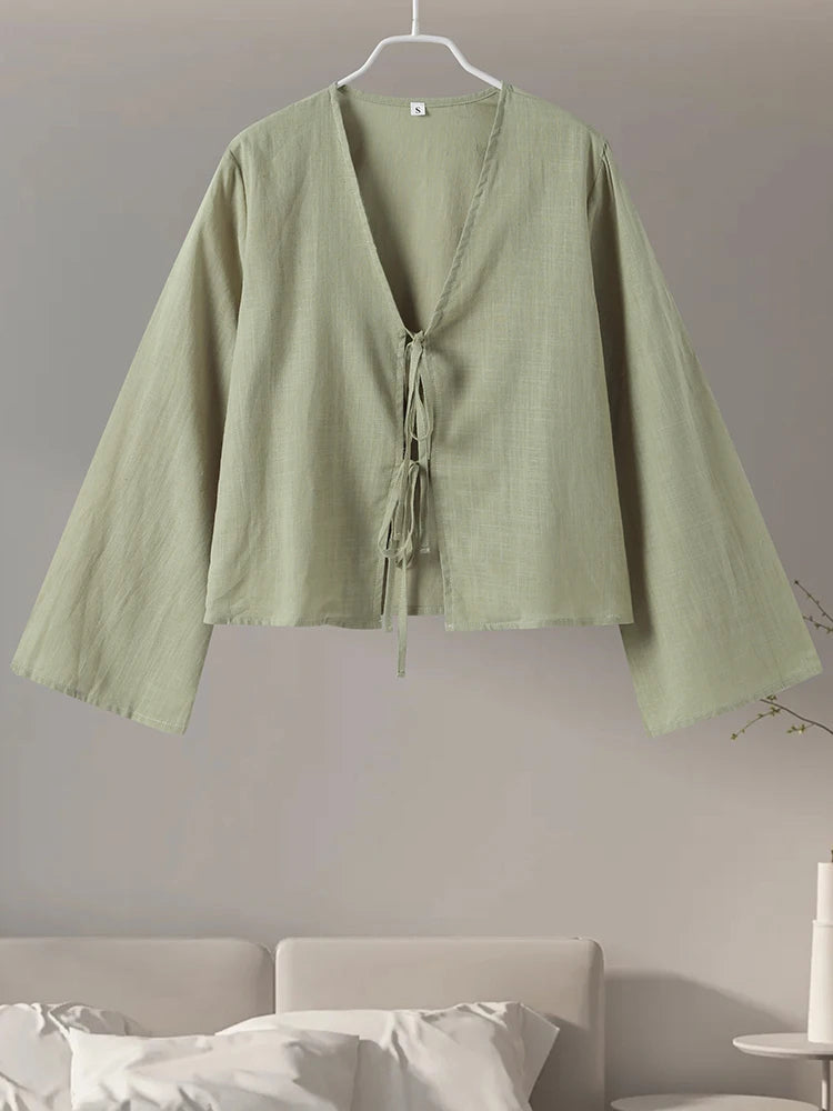 Beautifully Crafted Blouse in a Classic Style