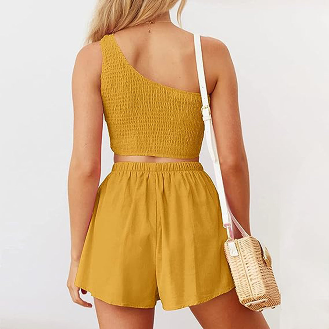Sophisticated Garment with a Clean Classic Look