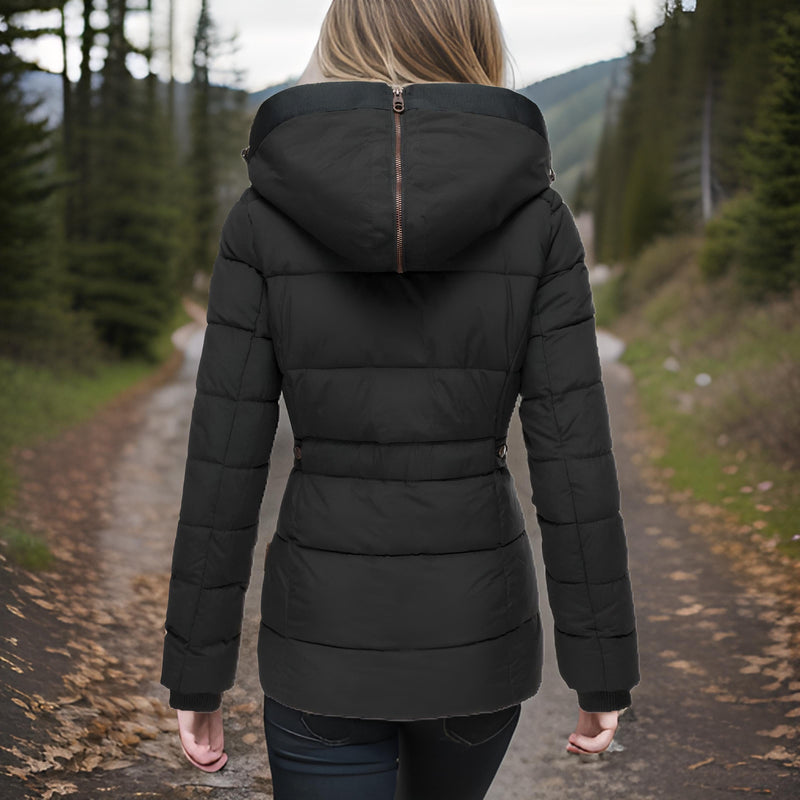 Well Tailored Coat with a Graceful Silhouette