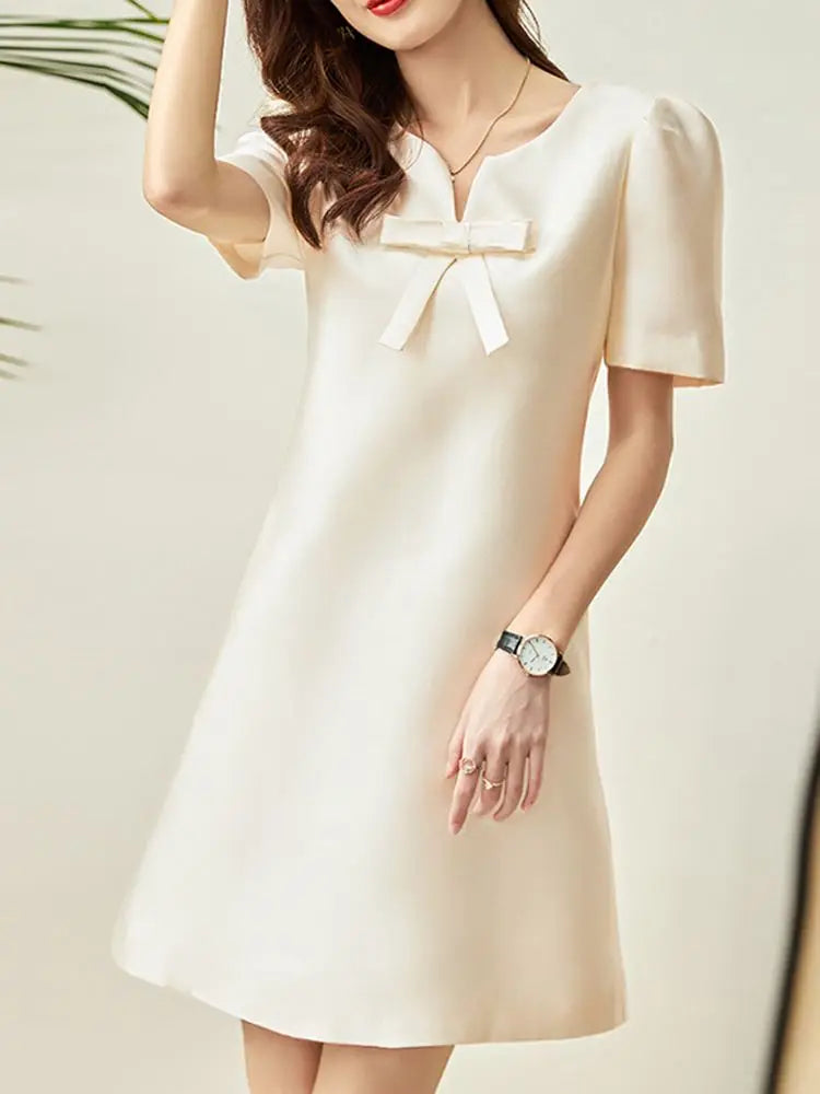 Effortlessly Elegant Dress with a Timeless Design