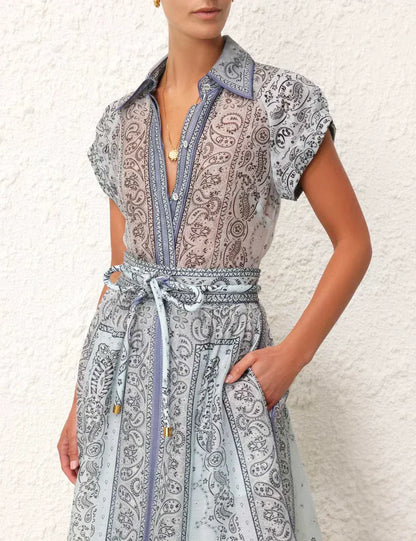 Effortlessly Elegant Garment with a Timeless Design
