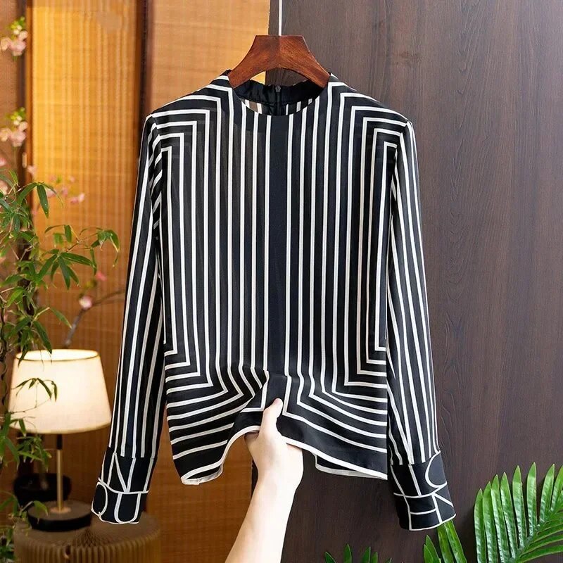 Elegantly Styled Blouse for Everyday Wear