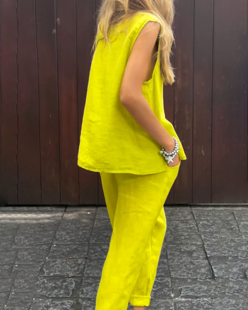 Effortlessly Elegant Garment with a Timeless Design