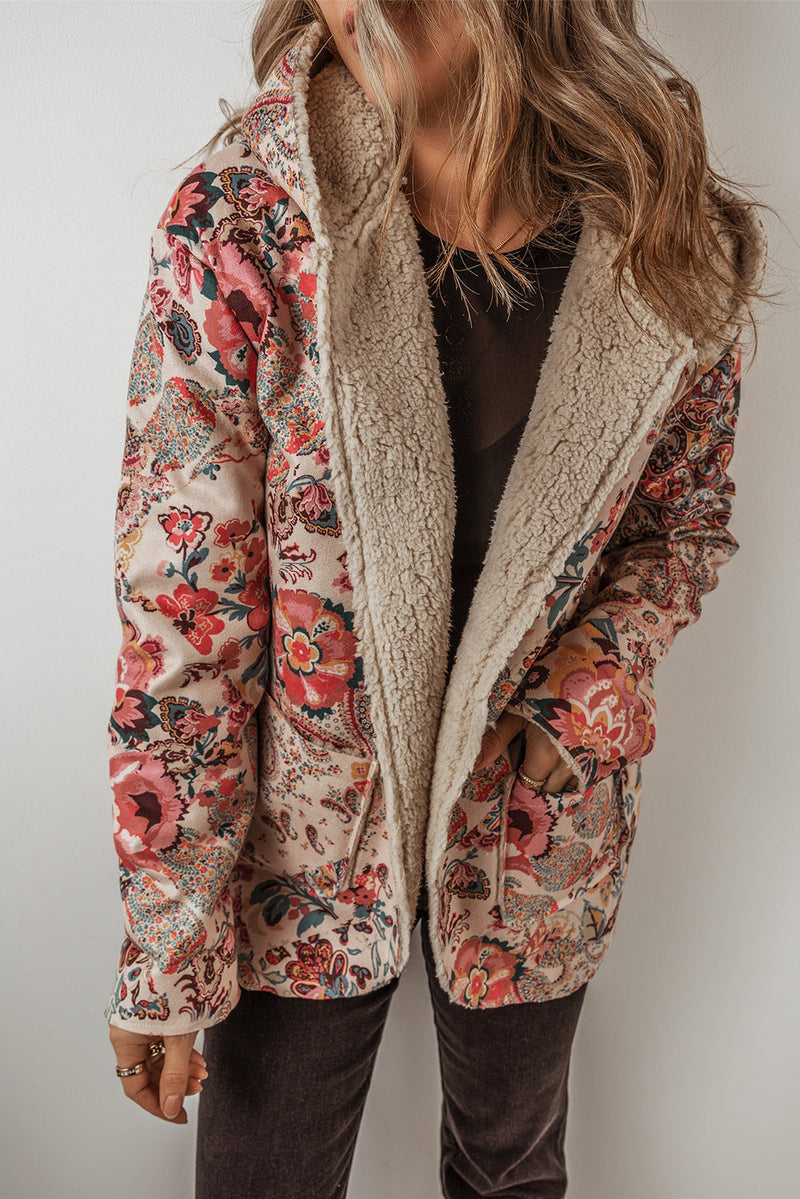 Effortlessly Elegant Jacket with a Timeless Design
