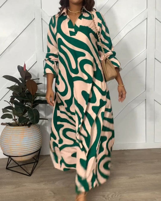 Beautifully Finished Dress in a Timeless Design