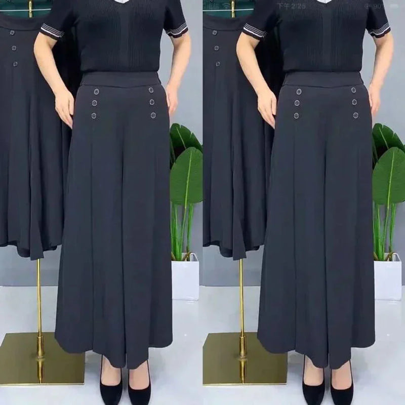 Effortlessly Elegant Trousers with a Timeless Design